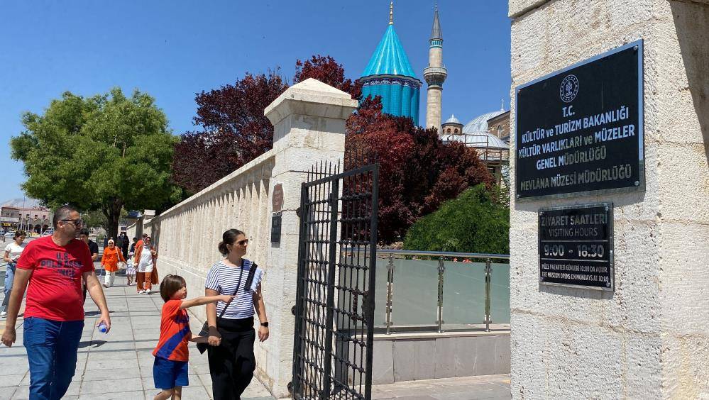 Konya Mevlana Müzesi’ne bayram tatilinde ziyaretçi akını 5